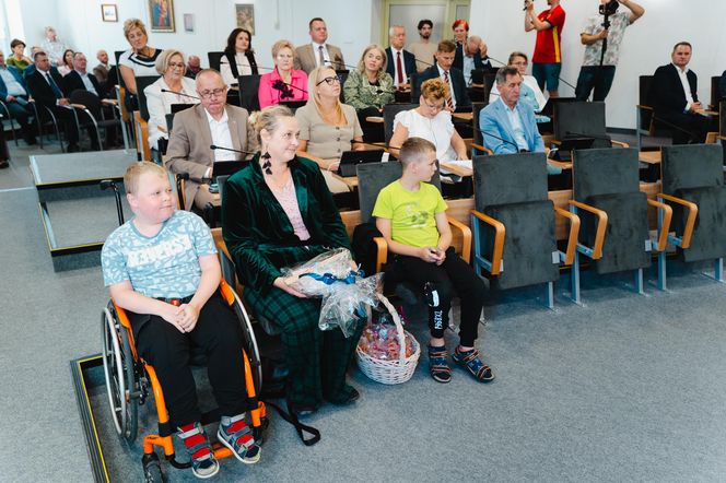 Rodzina Tymka Kalaty wymieniła się prezentami z prezydentem i radnymi