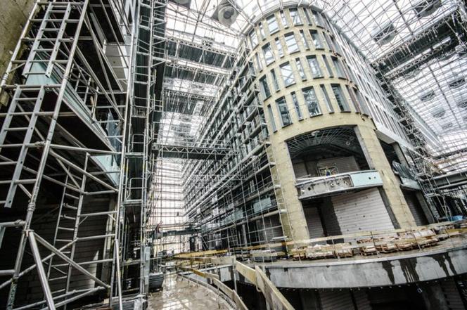Plac Unii. Biura i galeria handlowa w Warszawie