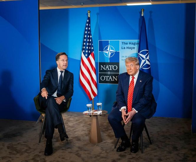 Donald Trump i Marka Rutte na szczycie NATO w Hadze
