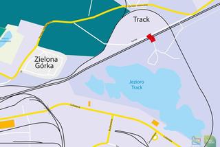 Tak wygląda wysłużona kładka nad torami w Tracku [ZDJĘCIA]