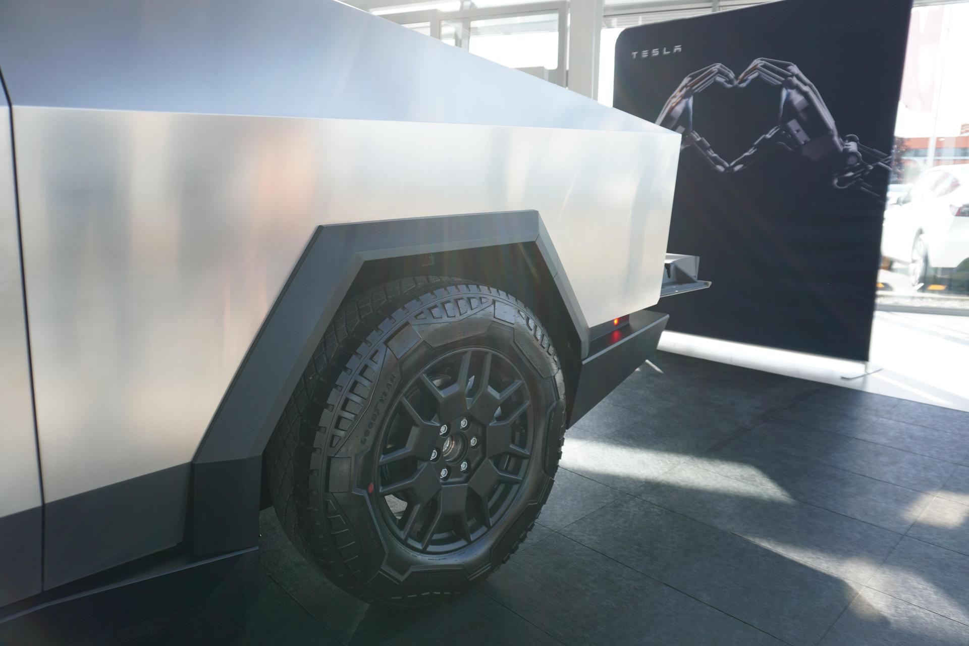 Tesla Cybertruck 