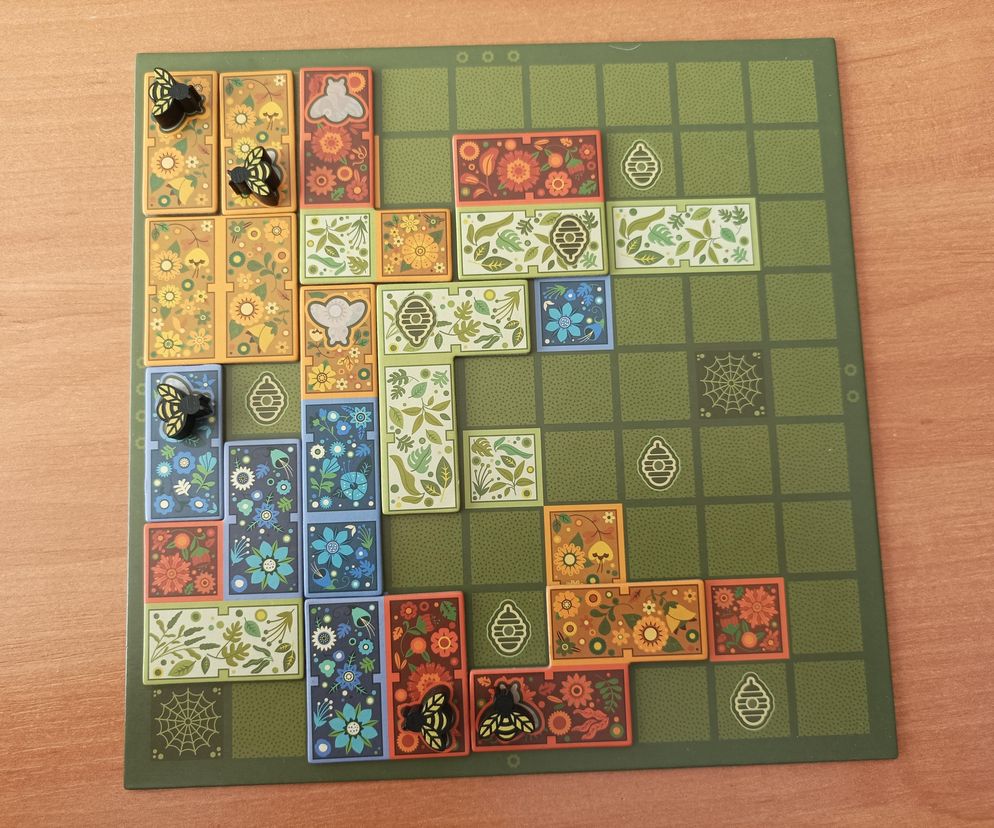 Gra planszowa: Pola Kwiatów