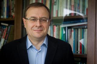 Prof. Antoni Dudek poprowadzi nowy program na kanale „SE”! „Dudek o polityce” będzie nadawany w piątki o godz. 18