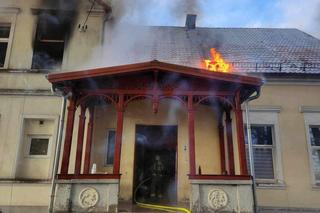 Tragiczny pożar zabytkowego pałacyku na Pomorzu. Nie żyje 55-latek