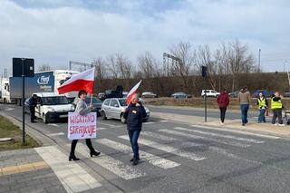 Mieszkańcy Wiskitna strajkują. Zablokowali rondo:  Niech płacone przez nas podatki przełożą się na inwestycje na naszym osiedlu