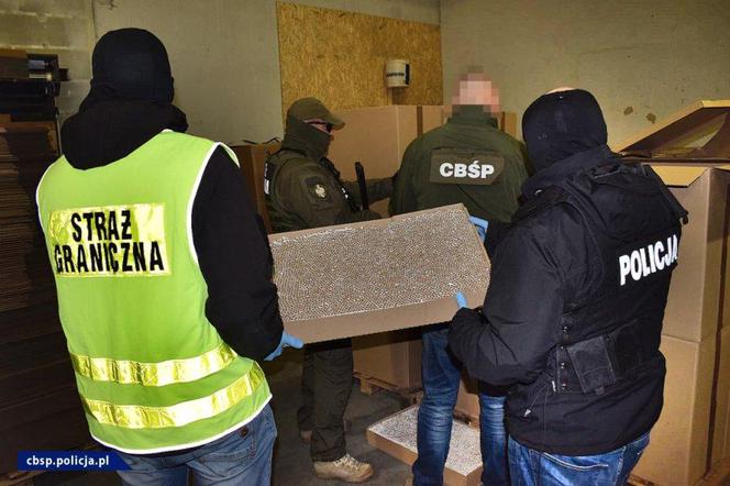 Wielka akcja służb w Małopolsce. Produkowali miliony nielegalnych papierosów