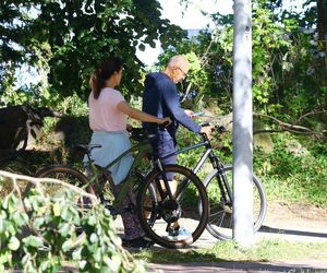 Ewa Drzyzga z mężem na rowerach. Operacje plastyczne nie są dla mnie!