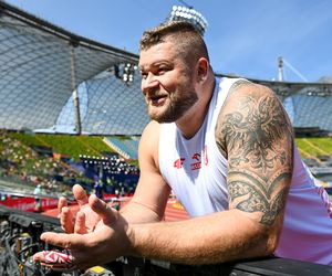 Niesamowite wieści o babci Pawła Fajdka. Złożył jej życzenia i... Zabawna wpadka 
