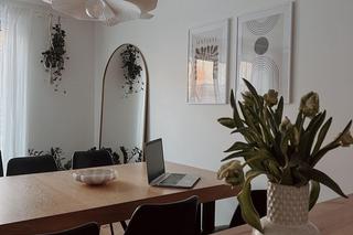 Jasne wnętrze w nurcie Japandi: 150 metrów przytulnej przestrzeni 