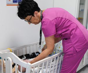 Maleńki Staś samotnie czeka w szpitalu na rodzinę