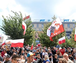 Protest przeciwko imigrantom.Tysiące kibiciów na ulicach Katowic