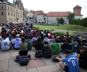 Pielgrzyma na Jasną Górę ruszyła z Krakowa. Tłumy uczestników zmierzają do Częstochowy