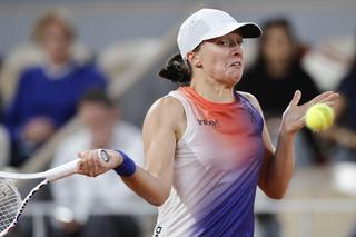 Iga Świątek - Marie Bouzkova Relacja NA ŻYWO z Roland Garros [WYNIK] Pewne zwycięstwo Polki!