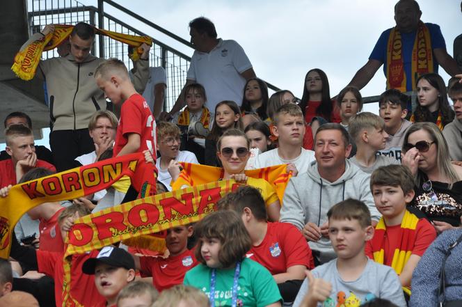 Korona Kielce - Ruch Chorzów. Zdjęcia kibiców na Suzuki Arenie