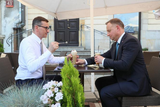 Mateusz Morawiecki i Andrzej Duda w kawiarni