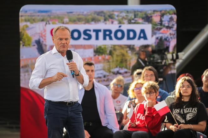 Donald Tusk w Amfiteatrze w Ostródzie