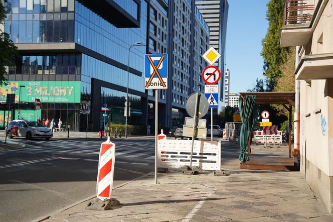 Potężne utrudnienia dla kierowców w Warszawie. Zaraz się zacznie! Tędy nie przejedziesz do końca roku