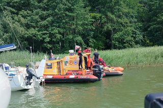 Dwie akcje ratunkowe na Mazurach. 57-latek nie żyje, 10-latka zabrał śmigłowiec [ZDJĘCIA]