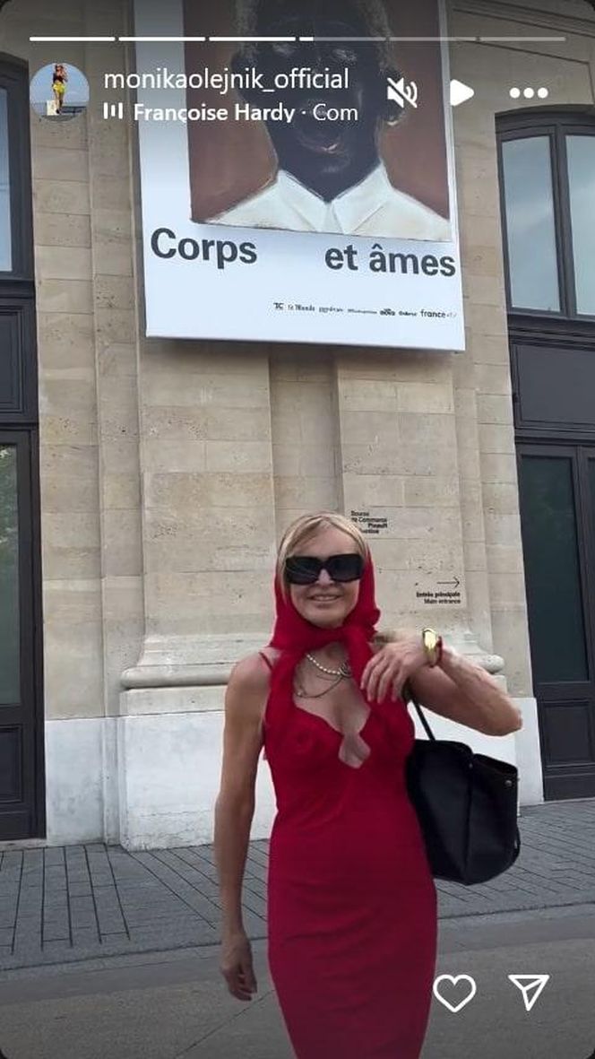 Monika Olejnik pręży biust w wydekoltowanej sukni. Co za sylwetka!