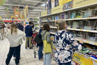 Dostaniesz 300 zł na wyprawkę szkolną z ZUS. Nie przegap terminów