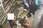 Tychy: Trzy kobiety są podejrzane o kradzież pieniędzy i karty bankomatowej. Rozpoznajesz je? Daj znać policji [ZDJĘCIA]