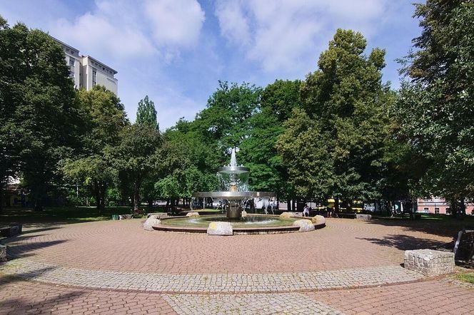 Fontanna „Kaskada” na placu kardynała Augusta Hlonda w Katowicach