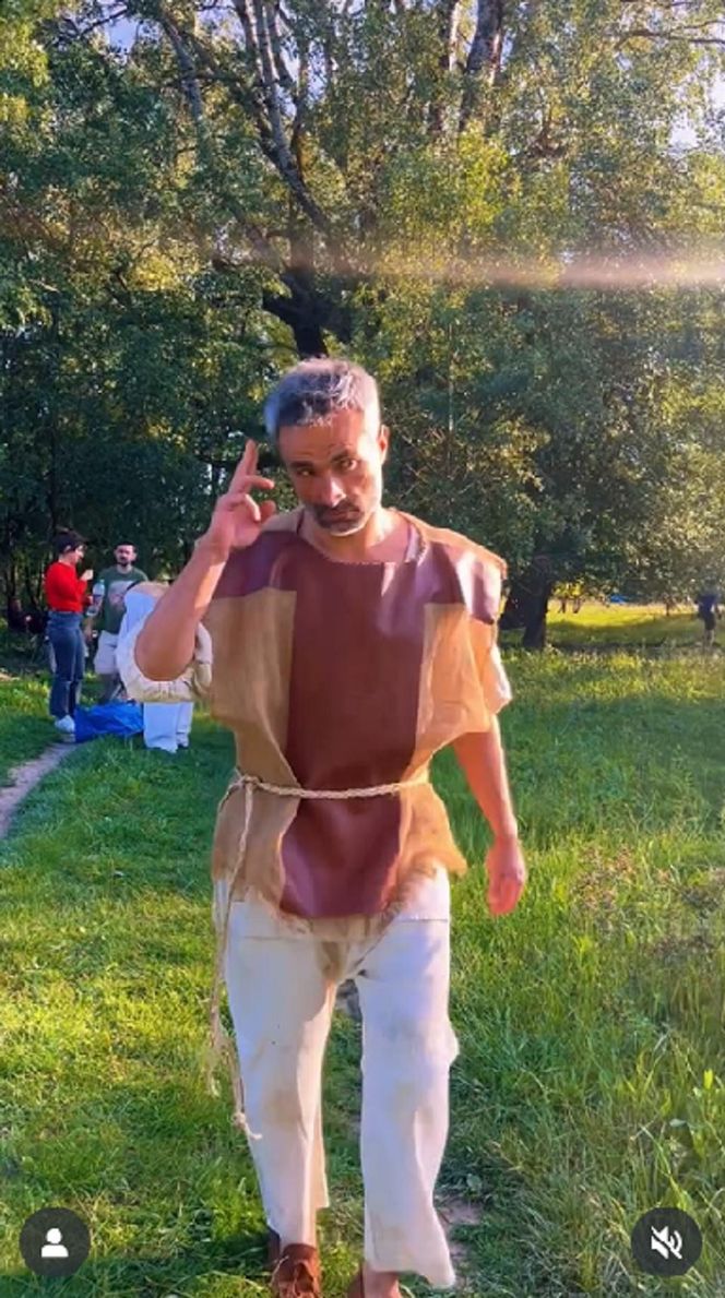 Na sygnale na planie. Benio (Hubert Jarczak)