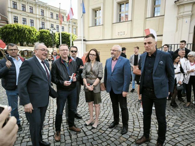 Wiec zwolenników Rafała Trzaskowskiego w Lesznie 