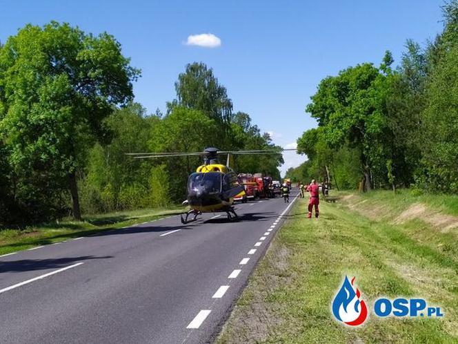 Czołowe zderzenie pod Glinojeckiem! Dwoje dorosłych i niemowlę w szpitalu! Na miejscu śmigłowiec