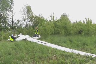 Stalowa Wola. Szybowiec zahaczył o drzewo i spadł! [WIDEO]