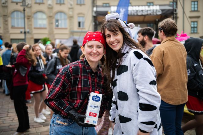 Korowód studentów podczas juwenaliów 2025 w Krakowie