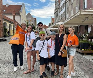 Tłumy przyjezdnych i uśmiechy na twarzach. Wakacyjny patrol Eska Summer City na olsztyńskiej Starówce