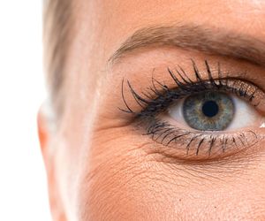 Sposób na opadające powieki. Po trzech minutach spojrzenie świeże jak nigdy 