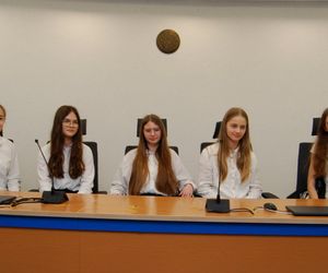 Debaty siedleckiej młodzieży ze szkół podstawowych i średnich odbyły się w ramach kampanii profilaktycznej Widzę Rozmawiam Reaguję 2025