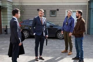 Barwy szczęścia odc. 3062. Szczepan Krajewski (Robert Gulaczyk), Majak (Łukasz Borkowski), Marcin Kodur (Oskar Stoczyński)