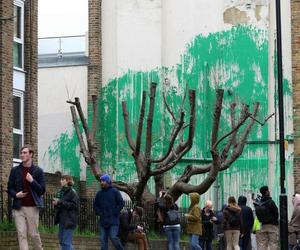 Nowe dzieło na ulicach Londynu wywołuje ogromne zainteresowanie. Autorem jest Banksy