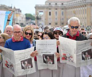 Leon XIV podczas modlitwy Regina Caeli zaapelował o modlitwę o powołania i odwagę dla młodych ludzi