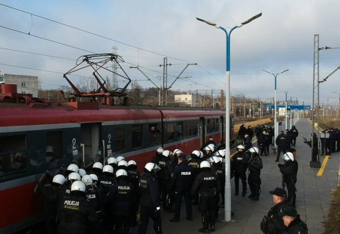 Szkolenie służb na dworcu Łódź Kaliska