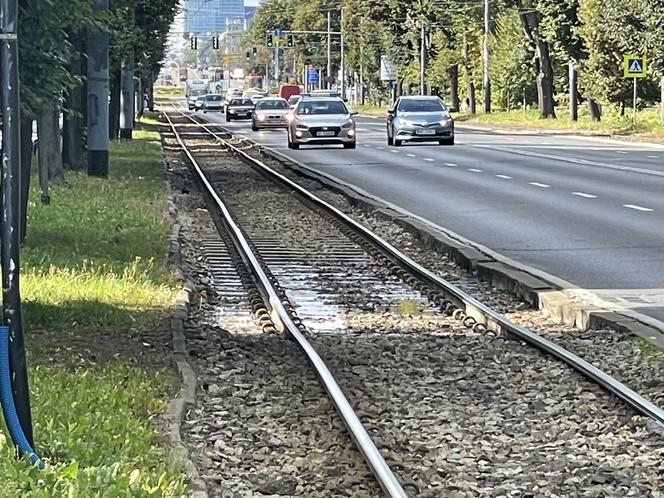 Torowisko na al. Waszyngtona jest w krytycznym stanie. Tramwajarze odkładają remont