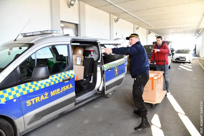 Bydgoszczanie solidaryzują się z Ukrainą! Ogromna ilość darów w Młynach Rothera [ZDJĘCIA]