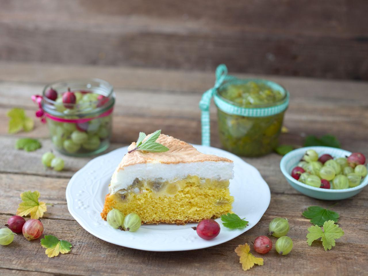 Agrestowe ciasto z bezową pierzynką - słodko-kwaskowe pyszności za grosze!