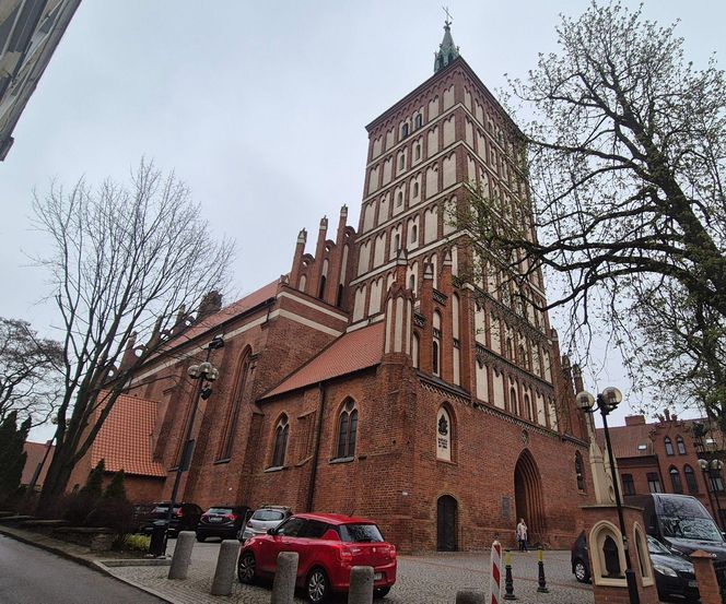To najpiękniejszy zabytek w woj. warmińsko-mazurskim według AI. „Zachwyca strzelistą sylwetką”