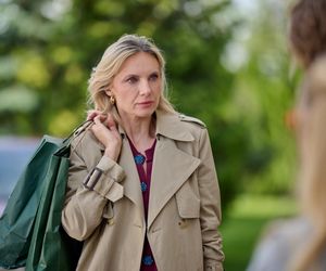 Na Wspólnej, odc. 4087. Monika (Sylwia Gliwa), Bruno (Dawid Czupryński), Renata (Marta Jankowska)