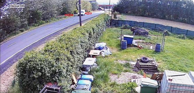 Tarnowskie Góry: Zabił rowerzystę na drodze i zatrzymał się, by zabrać lusterko. Wstrząsające nagranie! Policja szuka sprawcy