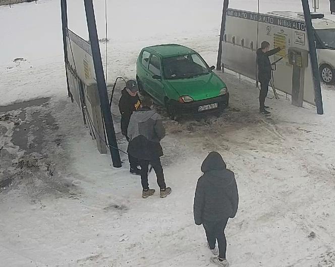 Katowice. Policja szuka mężczyzny, który zniszczył myjnię