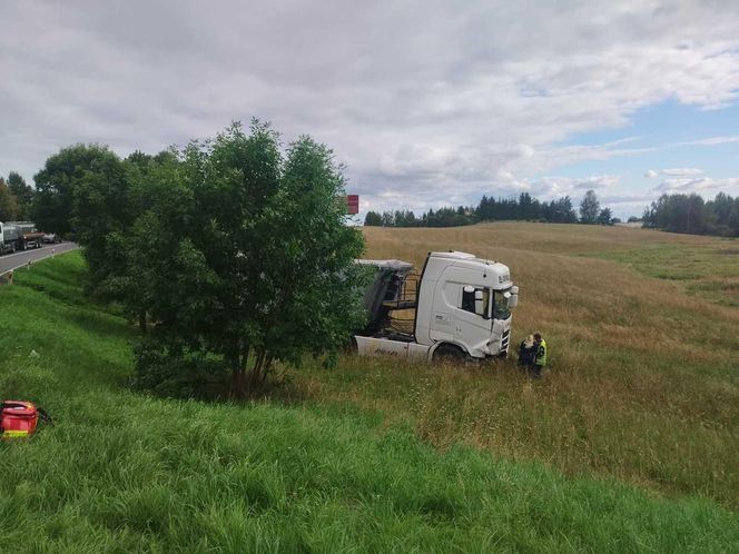 Tragedia pod Olsztynem. Osobówką jechała czteroosobowa rodzina. Ojciec i syn nie żyją