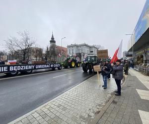 Strajk rolników w centrum Zielonej Góry. Przedsiębiorcy wyjechali na ulice 