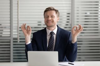 Dodatkowe przerwy w pracy, o których mało kto wie. Zyskaj nawet 45 minut dziennie!
