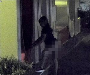 Gorąca sesja zdjęciowa w centrum miasta. Nie miała nic do ukrycia