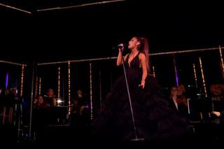 Ariana Grande W DZIEŃ śmierci Mac Millera dała TEN koncert! To jej najpiękniejszy występ [VIDEO]